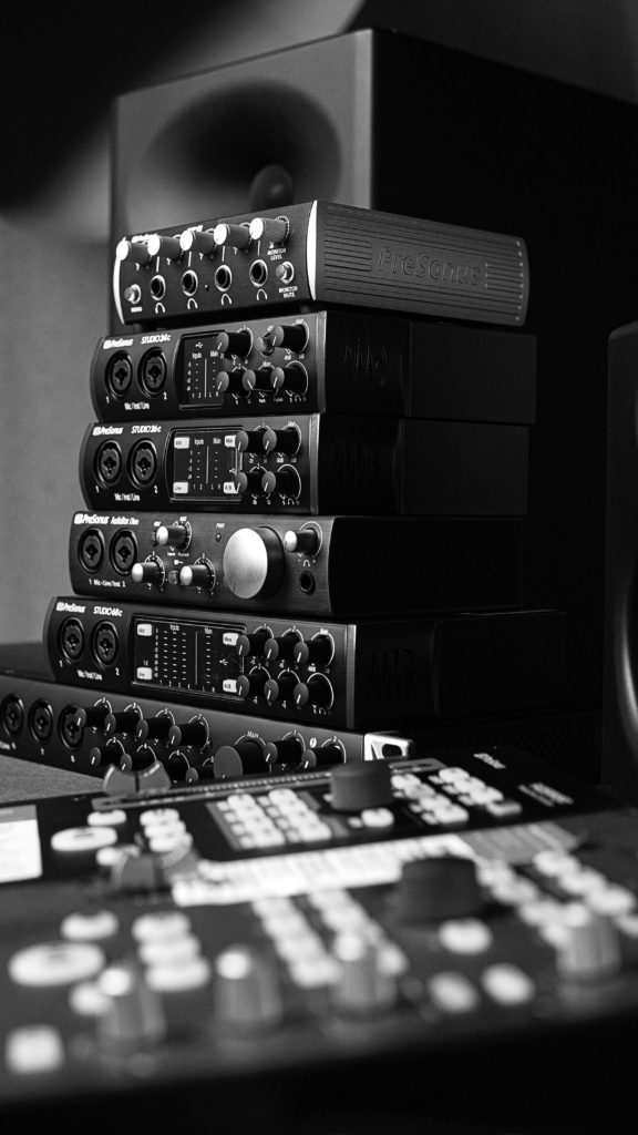 Studio recording from home embodies the democratization of music production, allowing individuals to craft professional-level audio without leaving their home. It eliminates geographical barriers, making music production accessible to a broader range of people.