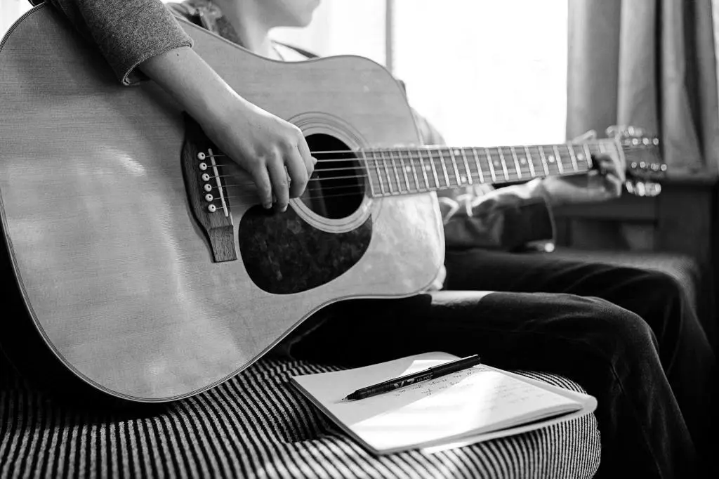 Eager to create an enchanting song? Uncover creativity and advice in our easy "how to write a song" guide meant for those embarking on their songwriting journey.